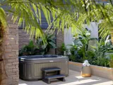Hot tub outside of Garden House