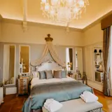 Luxury beds at Cornhill Castle
