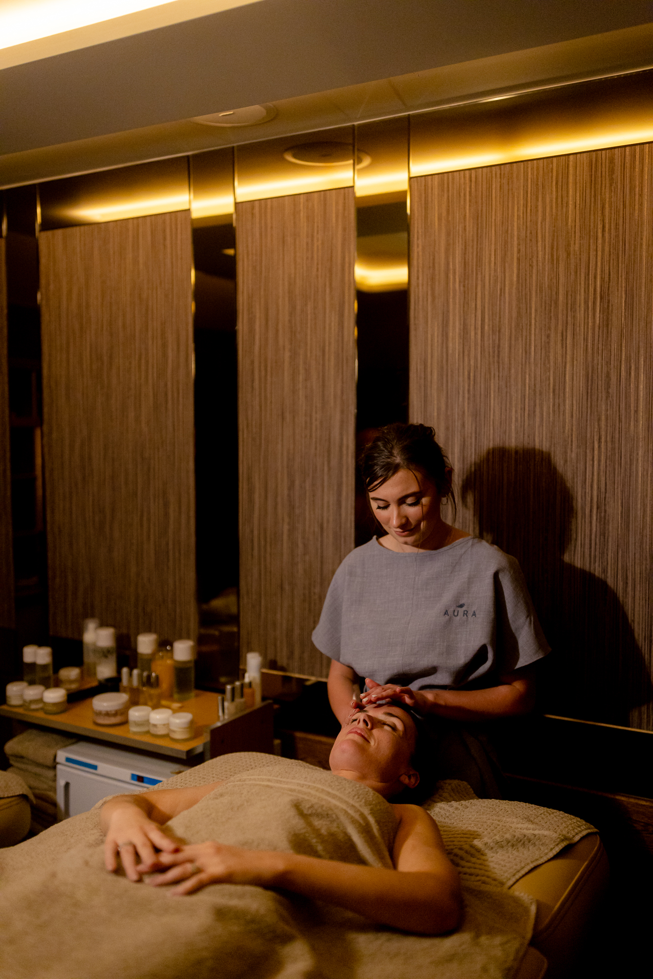 woman enjoying spa package in glasgow