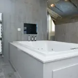 Honeymoon Suite Jacuzzi Bath